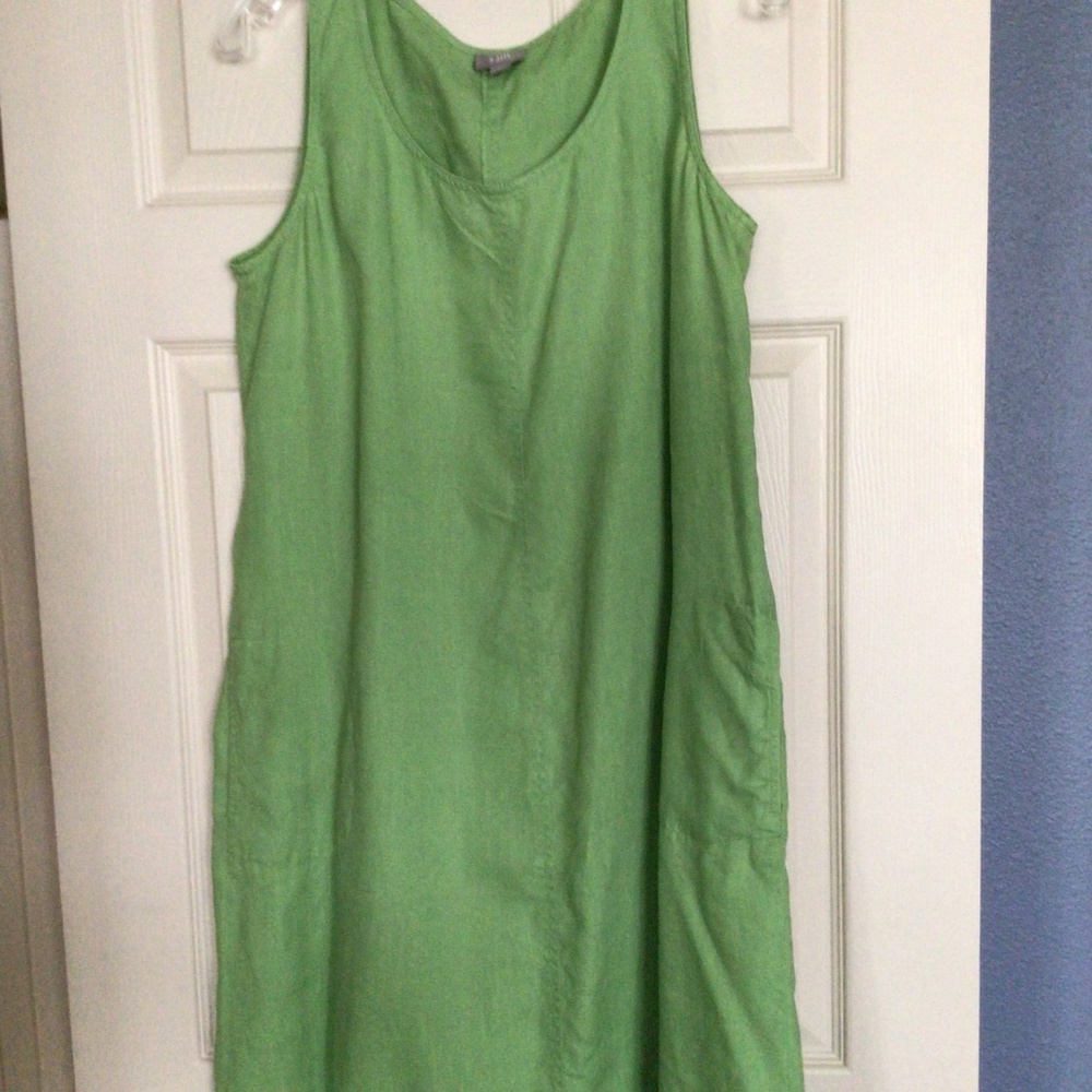 Women’s linen shift dress